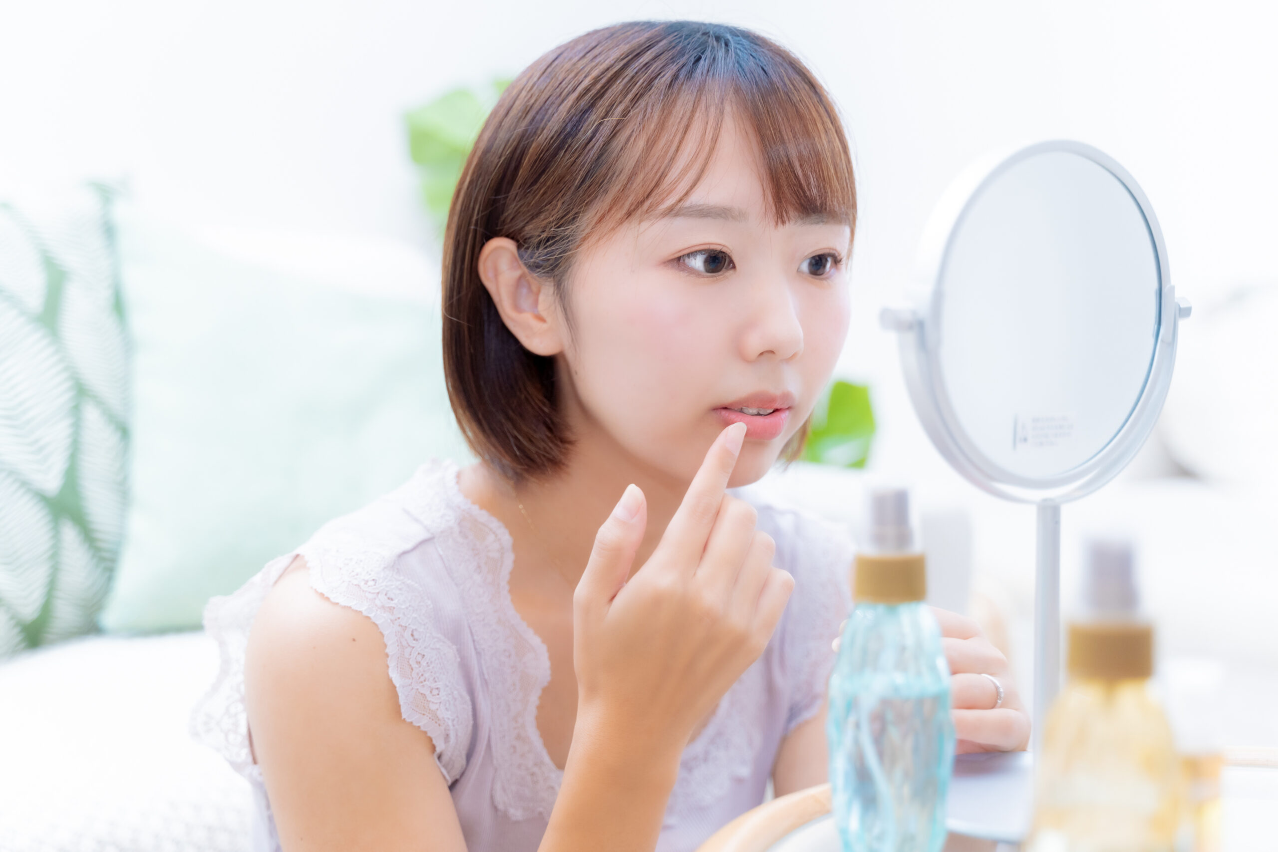 秋の唇ケア完全ガイド〜季節の変わり目に起こりがちなトラブルと対策〜