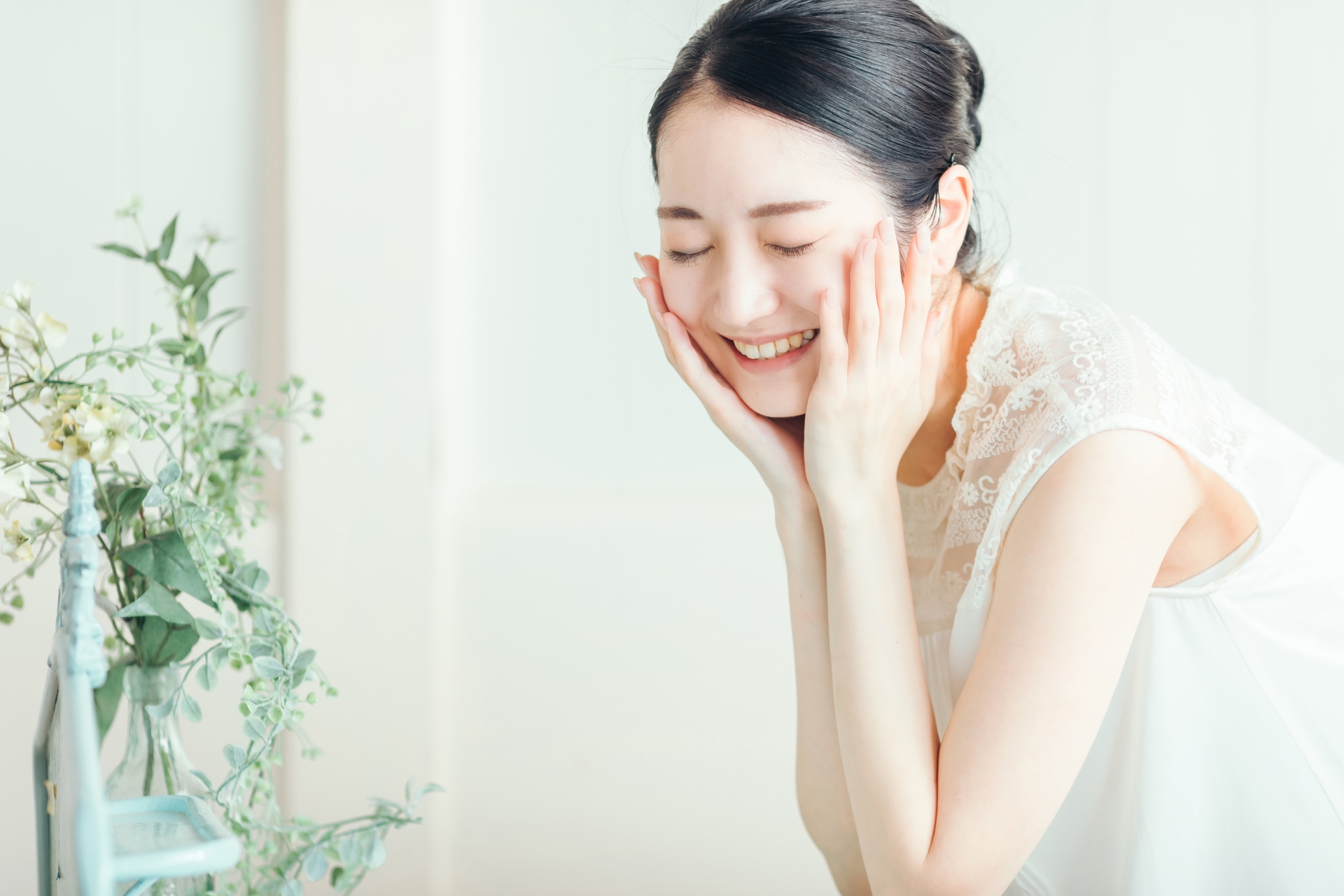 乾燥肌と敏感肌の悩みを解消する！通年使えるスキンケア法